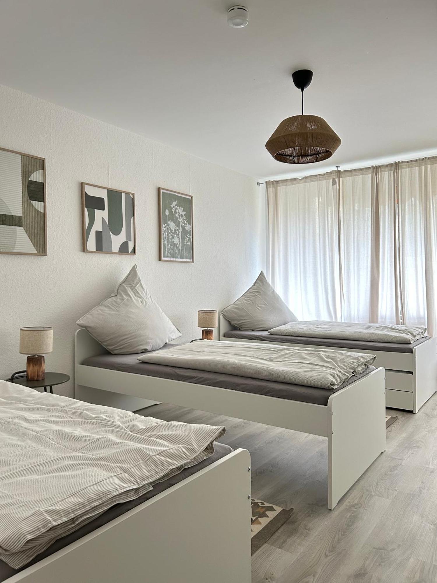 Modernes Designer-Apartment Fuer 7 Gaeste - 80Qm In Zentraler Lage, Self-Check-In Karlsruhe Eksteriør bilde