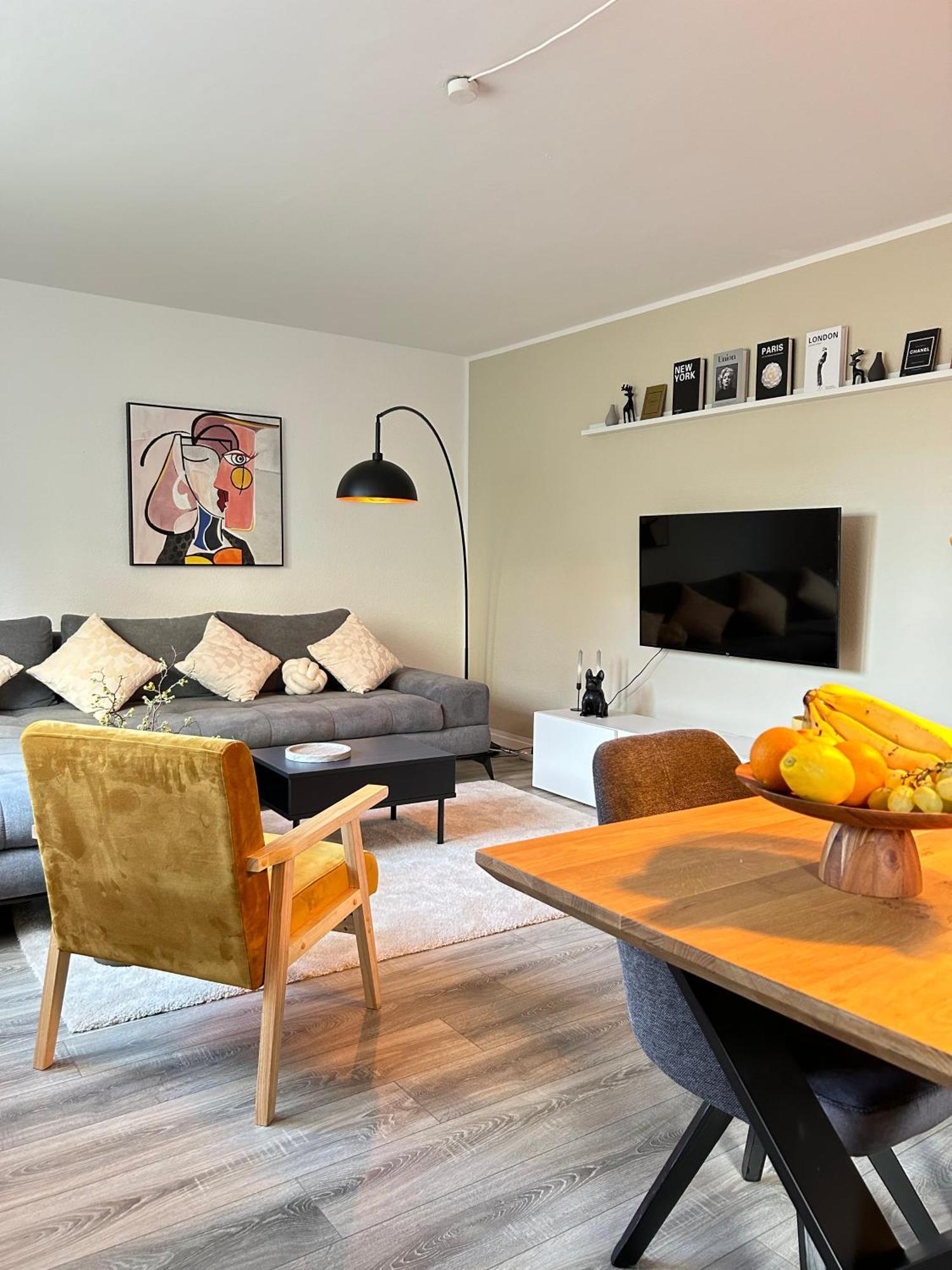 Modernes Designer-Apartment Fuer 7 Gaeste - 80Qm In Zentraler Lage, Self-Check-In Karlsruhe Eksteriør bilde